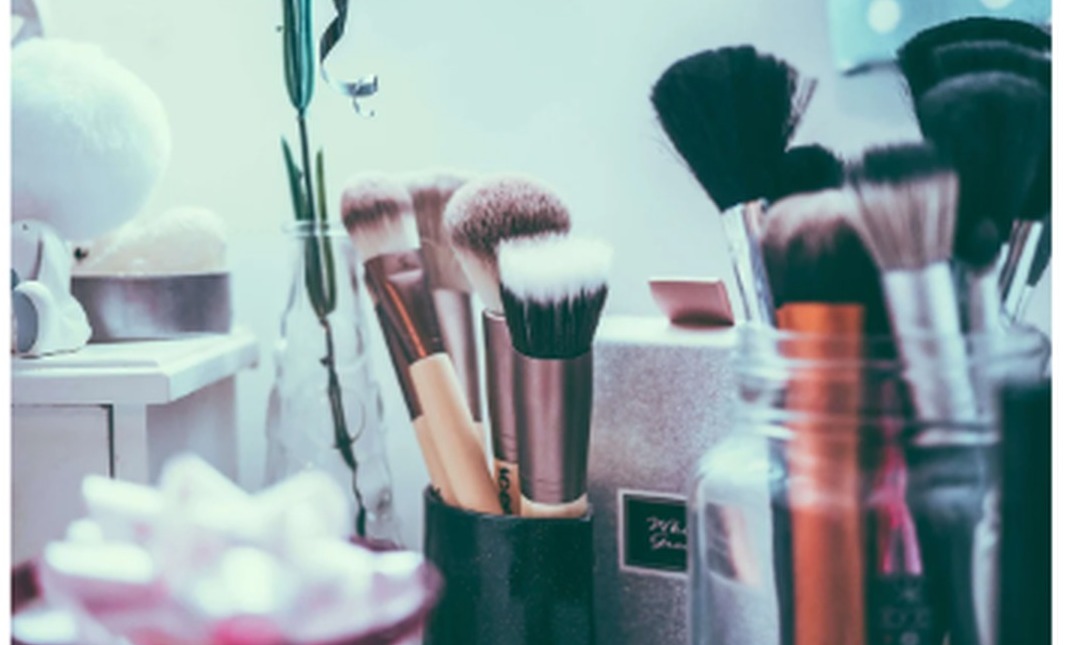 A collection of make-up brushes